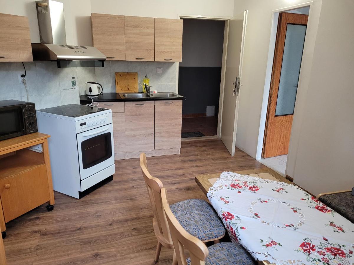 Studentska Apartments Karlovy Vary Eksteriør bilde
